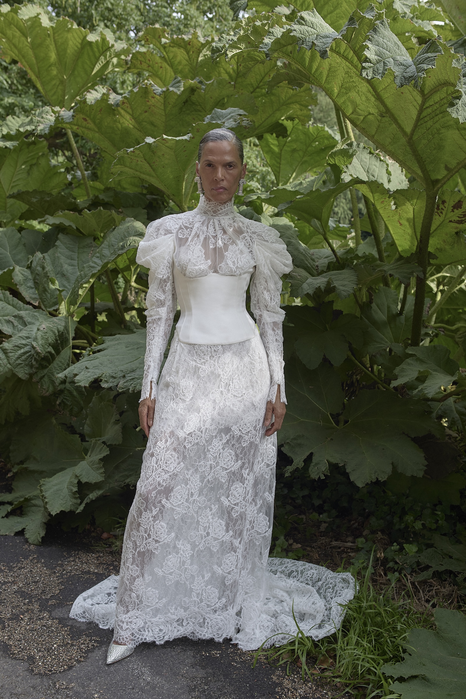 260827_VIVIENNE_WESTWOOD_BRIDAL__COUTURE_2027_S15_006_HLNRT_RGB | madameFIGARO.jp(フィガロジャポン)
