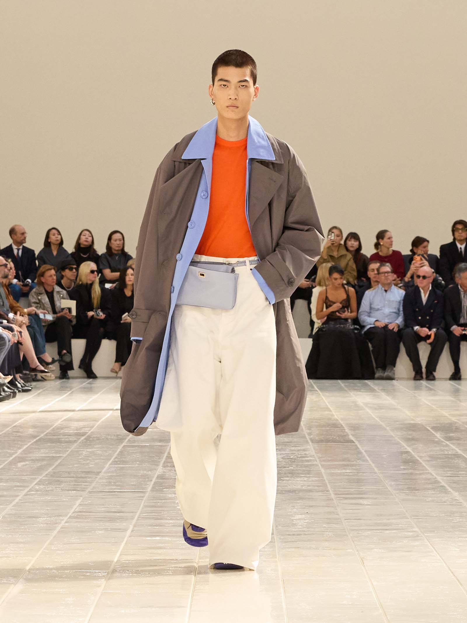 261007-balenciaga-04 | madameFIGARO.jp(フィガロジャポン)