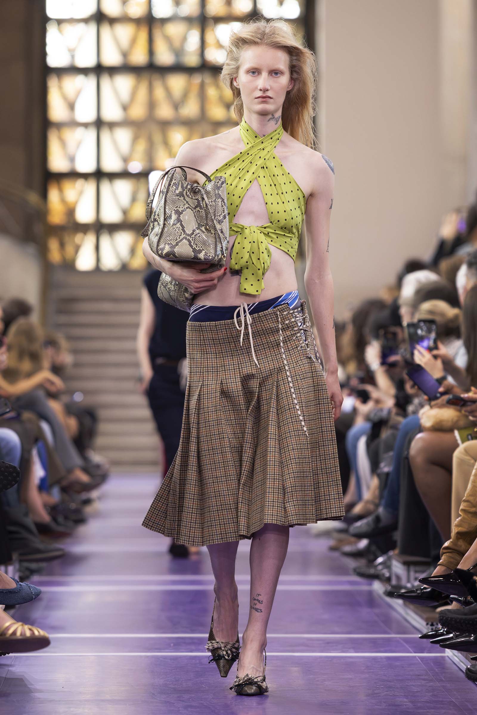 261009-miumiu-27ss-05 | madameFIGARO.jp(フィガロジャポン)
