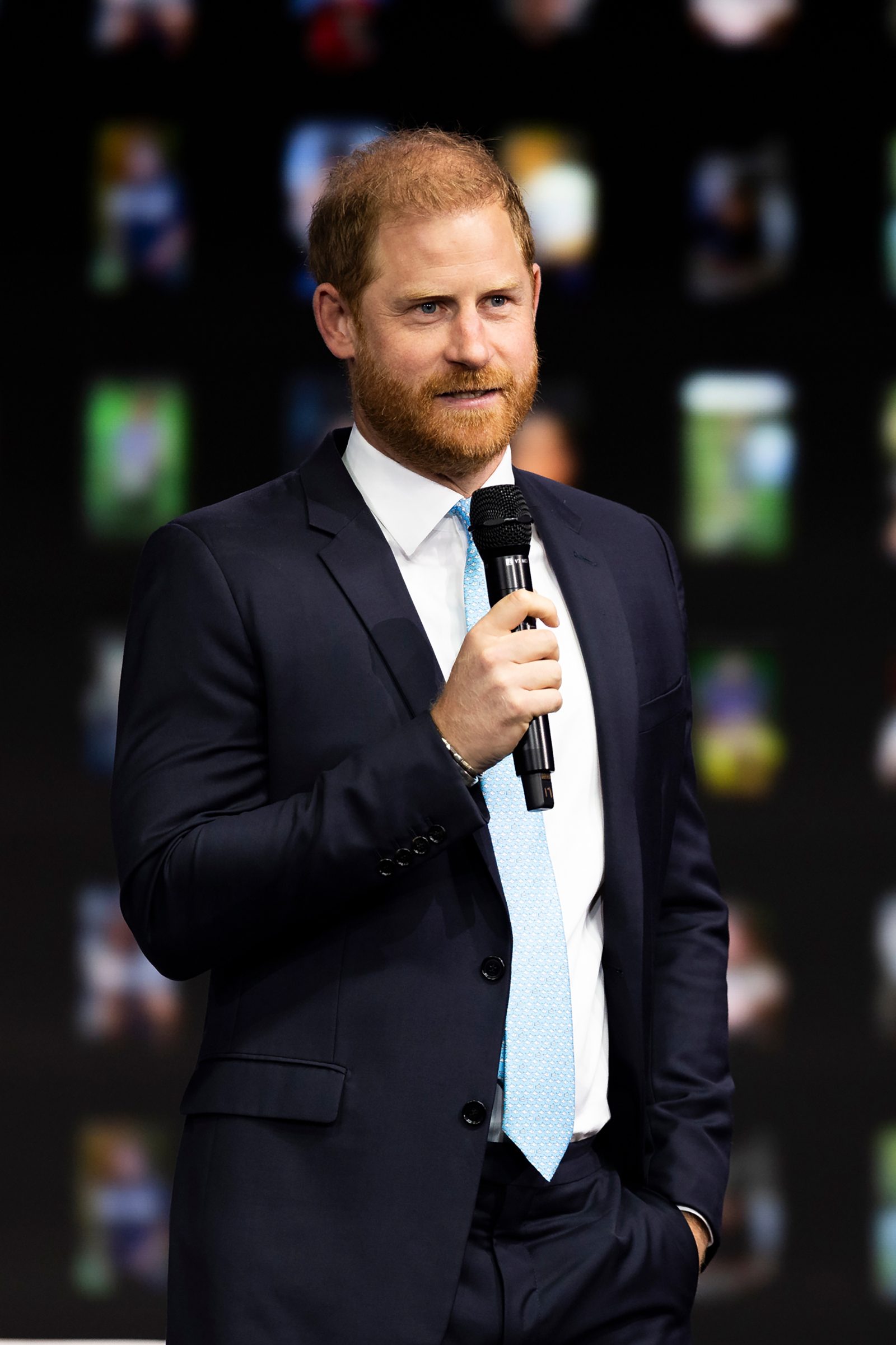 261019-prince-harry-booed-rugby-leicester-1600 | madameFIGARO.jp(フィガロジャポン)
