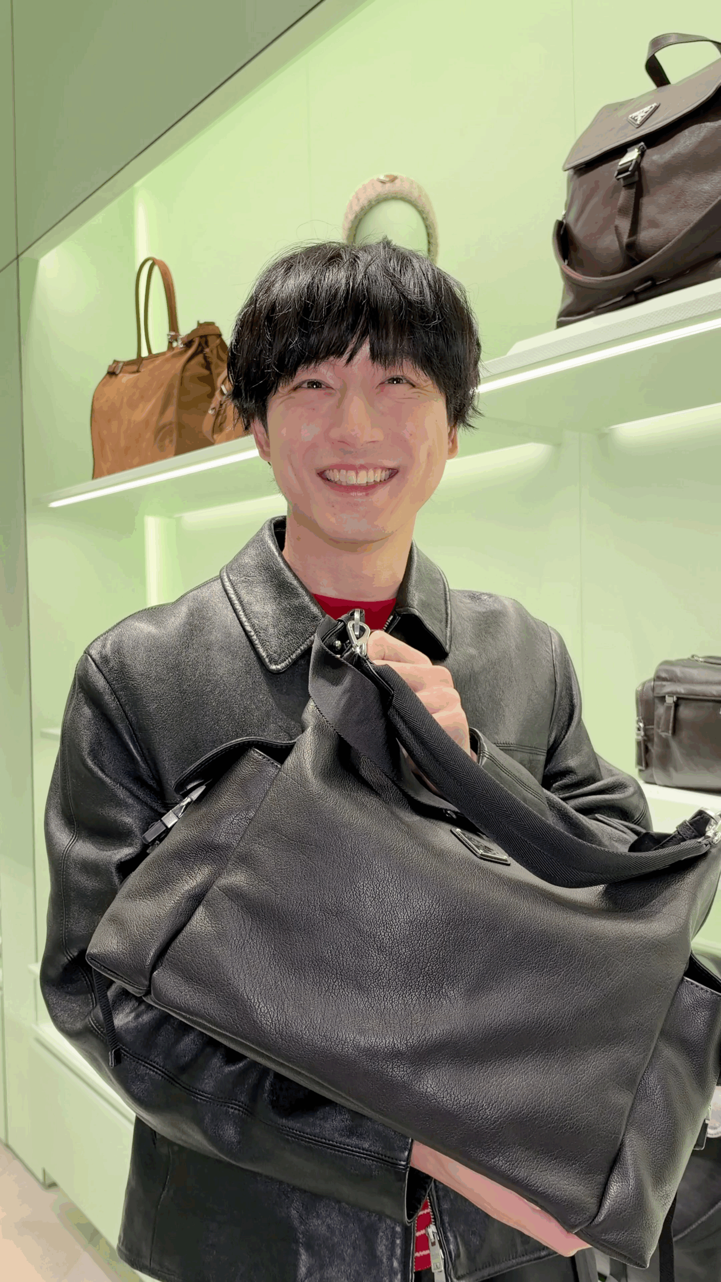 坂口健太郎がプラダ大阪心斎橋で描く、理想の空間。