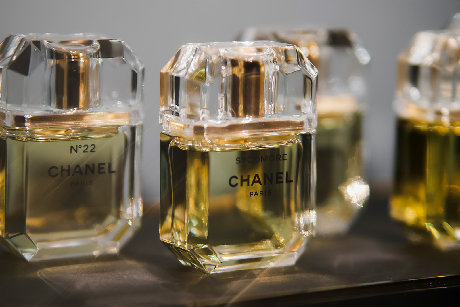 261020-chanel-grand-parfumeur-08 | madameFIGARO.jp(フィガロジャポン) 来年発売予定の新作フレグランスのボトル
