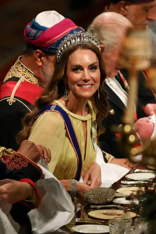 261022-kate-middleton-02 | madameFIGARO.jp(フィガロジャポン)