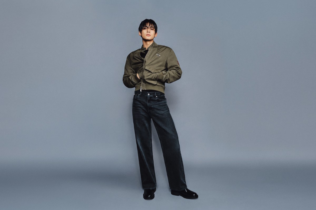 FA26_APAC_MINGYU_CKJ_HARRINGTON_JKT_1 | madameFIGARO.jp(フィガロジャポン)