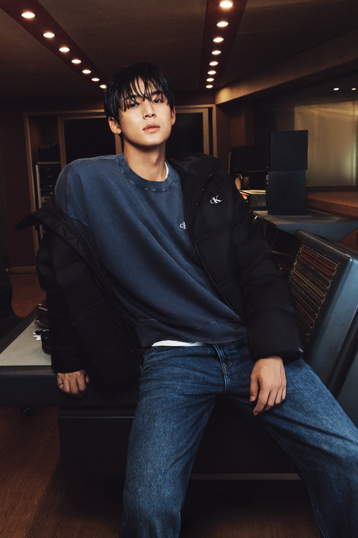 FA26_APAC_MINGYU_CKJ_HD_PUFFER_JKT_2 | madameFIGARO.jp(フィガロジャポン)