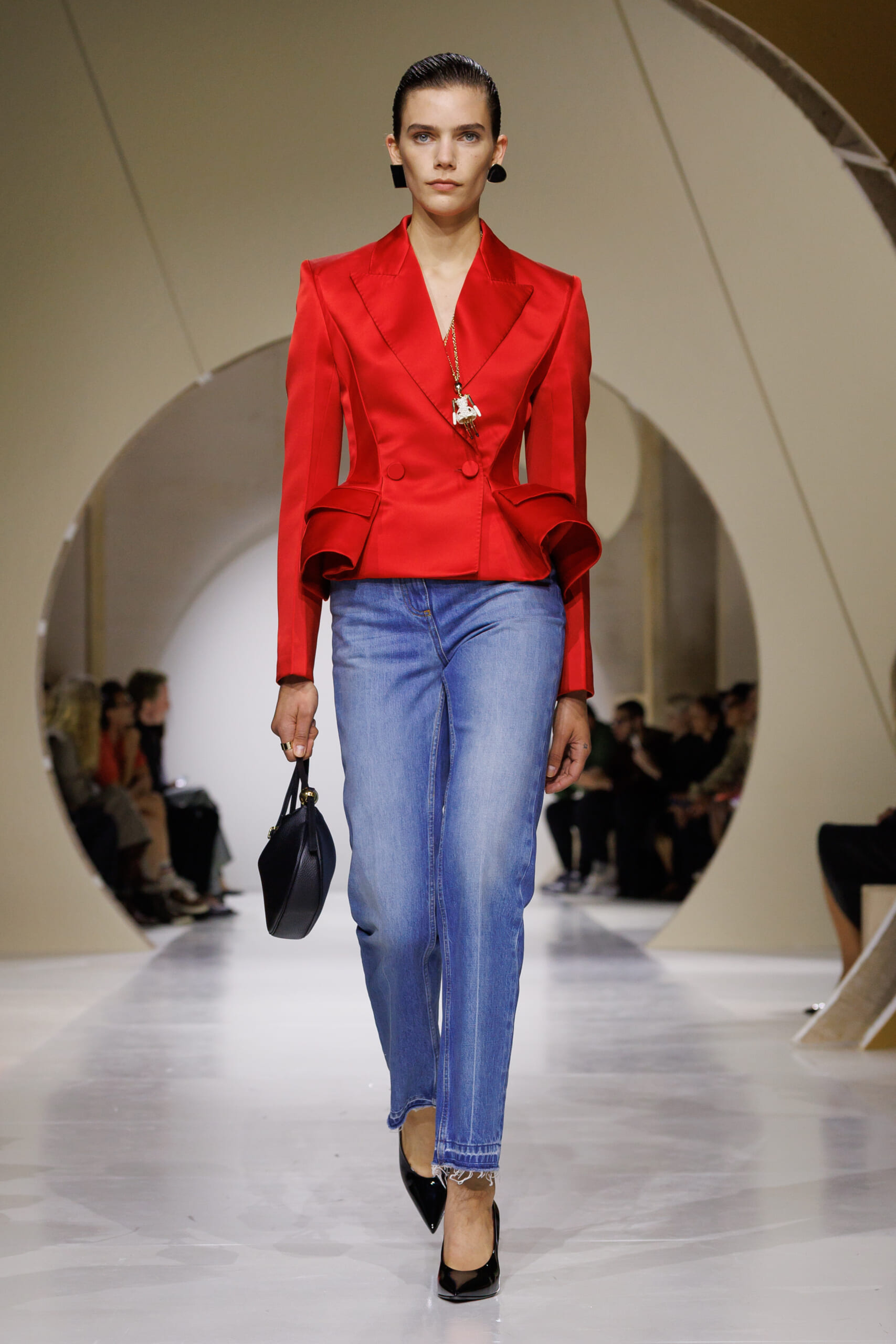 GIVENCHY_SS27_WOMEN_SHOW_LOOK_08 | madameFIGARO.jp(フィガロジャポン)