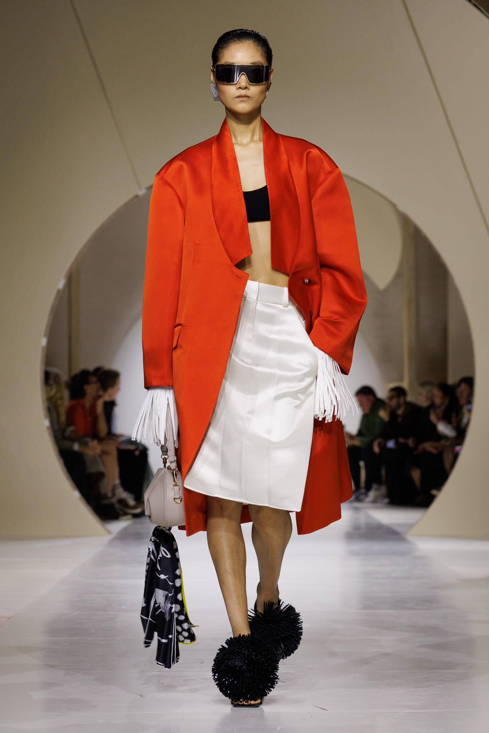 GIVENCHY_SS27_WOMEN_SHOW_LOOK_24 | madameFIGARO.jp(フィガロジャポン)