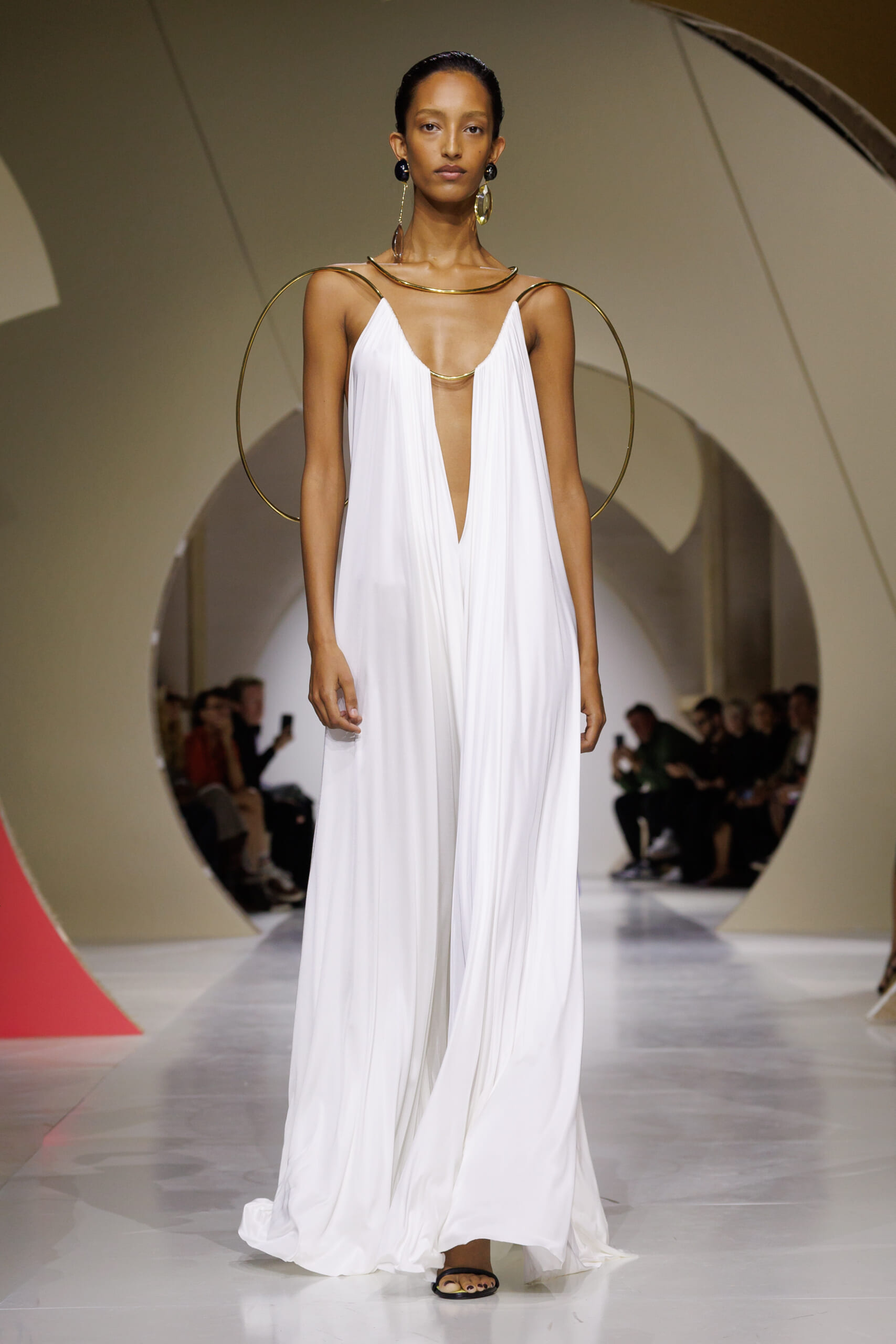 GIVENCHY_SS27_WOMEN_SHOW_LOOK_39 | madameFIGARO.jp(フィガロジャポン)