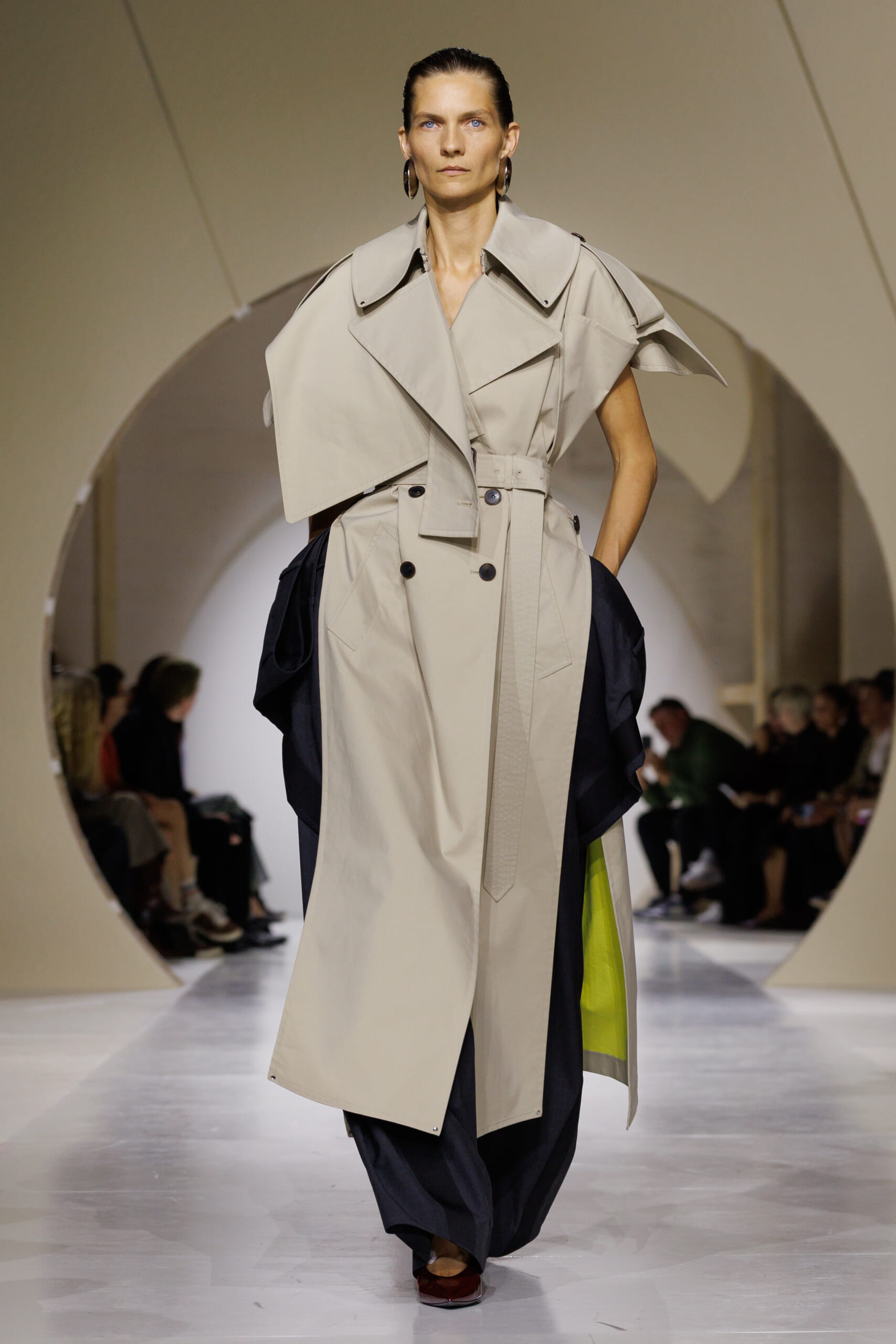GIVENCHY_SS27_WOMEN_SHOW_LOOK_41 | madameFIGARO.jp(フィガロジャポン)