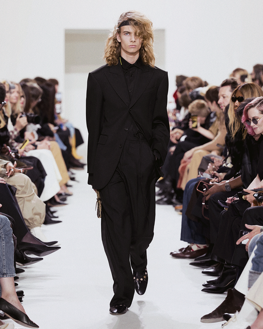 LOOK57 | madameFIGARO.jp(フィガロジャポン)