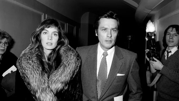 actu-peopleanne-parillaud-et-alain-delon-l-envers-d-une-passion-de-feu-et-de-glace01 | madameFIGARO.jp(フィガロジャポン)