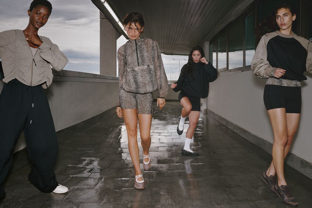 fw26-zendaya_brand_build-pad-head_to_toe_still-srgb-13 | madameFIGARO.jp(フィガロジャポン)
