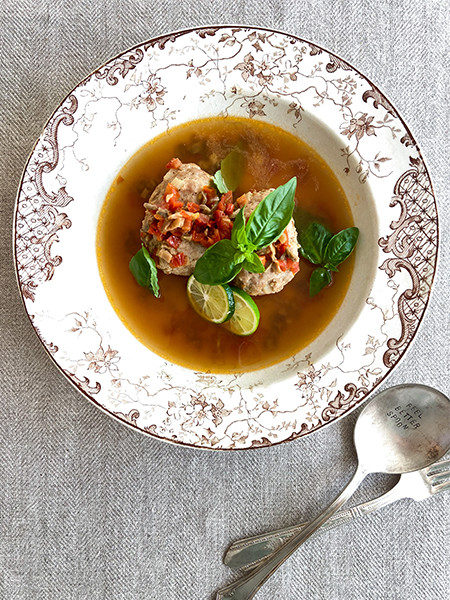 秋の乾燥対策に、豚だんごのポルチーニスープ仕立てを。