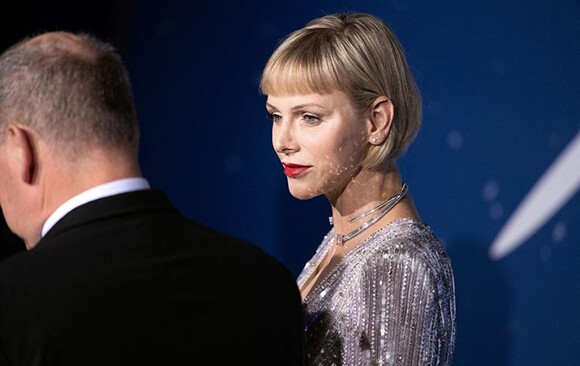 モナコのシャルレーヌ公妃を苦しめる、何世代にもわたる「グリマルディの呪い」とは？