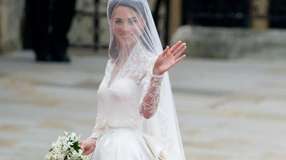 花嫁はなぜ「白いウェディングドレス」を着るのか？