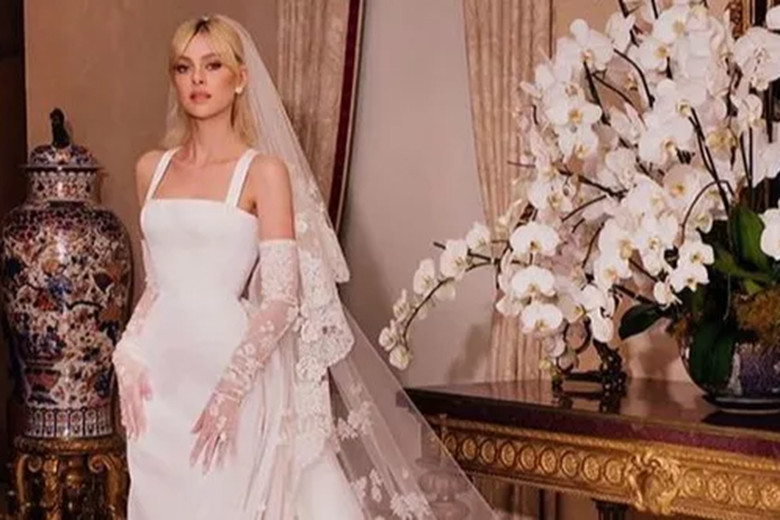 ベッカム家長男の花嫁が纏った純白のウェディングドレス、靴に大注目！