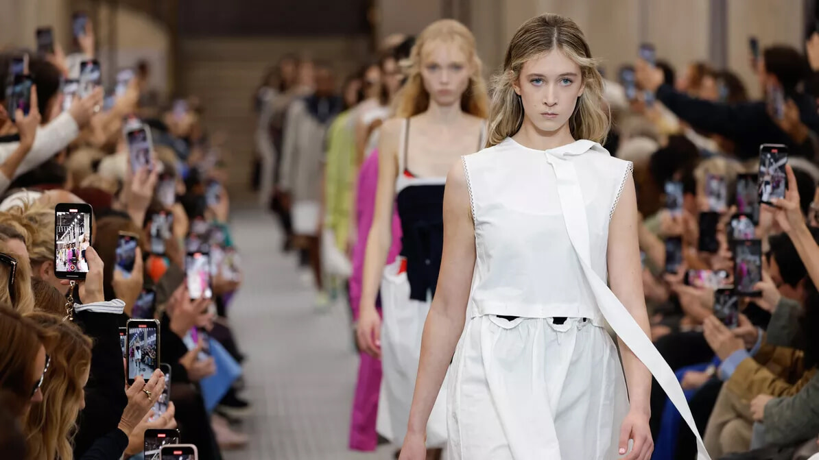 ニコール・キッドマンの娘、パリ・ファッションウィークでモデルデビュー！