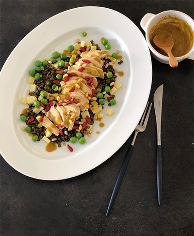 猛暑でも食欲をそそる、カレーマヨネーズのレンズ豆サラダ。