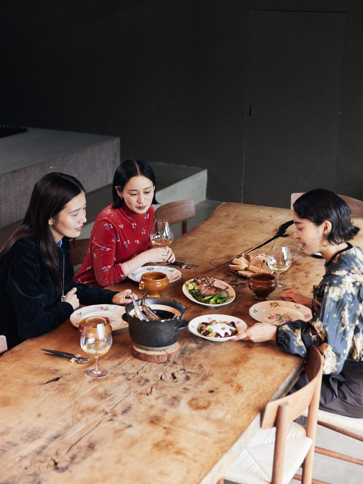 Airbnb 彩り豊かな時を歩む、彼女たちの物語。