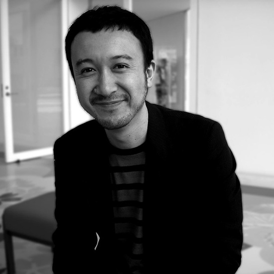 曲線と直線・直角。美しく知的で軽やかな、アルフレックスジャパンの