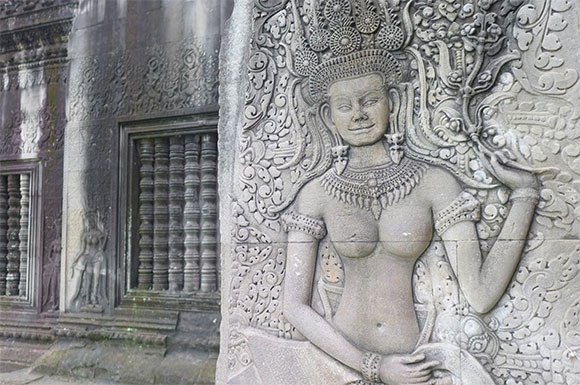 世界遺産アンコールワットで、美しき女神たちに出会う