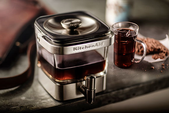 KitchenAid 水出しコーヒーメーカー ステンレス コールドブリュー 家でもアウトドアでも活躍する、コールドブリューコーヒー