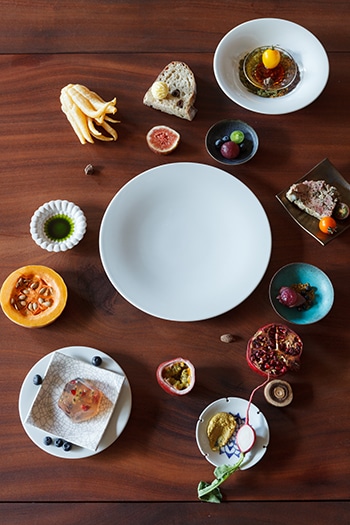 ALESSI White Plate Lab」開催、「UTSU-WA?」とのコラボレーションで