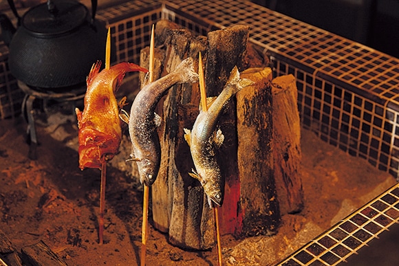 炭火焼きのプロによる魚と、料亭の味を一度に味わう。 | madameFIGARO