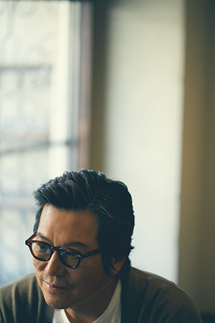 豊川悦司、もうひとつの表情を特別公開。 | madameFIGARO.jp（フィガロ