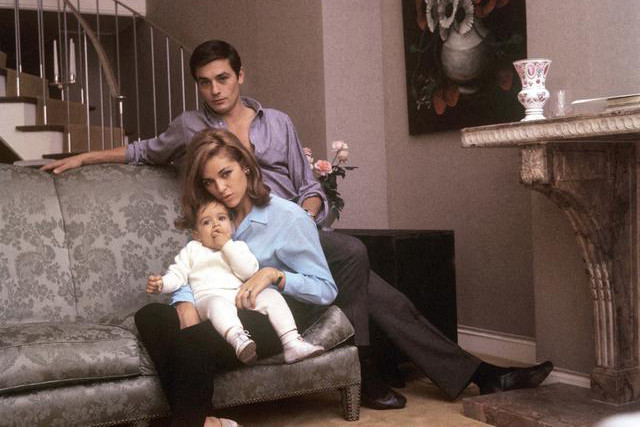 アランとナタリー・ドロン、写真で振り返る美しきカップル。