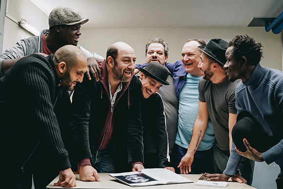 舞台の上演に合わせて囚人が刑務所を......⁉ 驚愕の実話がエマニュエル・クールコル監督によって映画に。