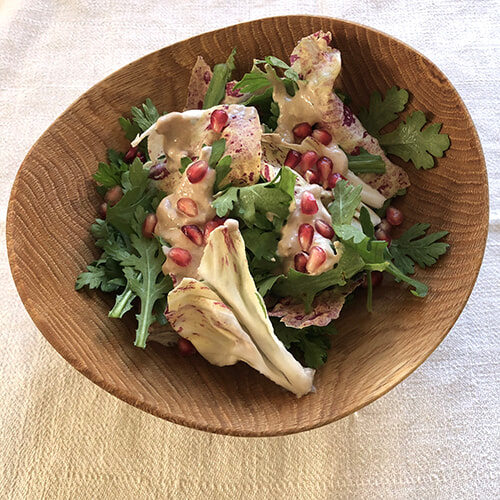 春菊とザクロのクルミマヨネーズ