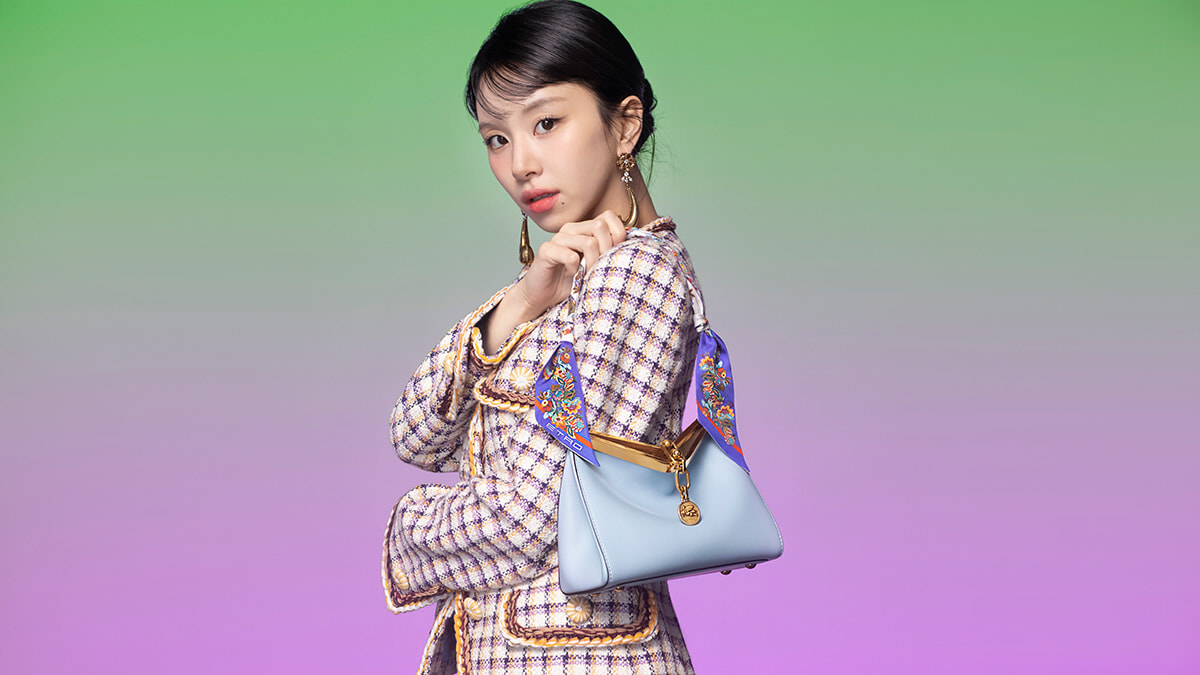 TWICE チェヨンを起用した、エトロの新ビジュアル！ | madameFIGARO.jp