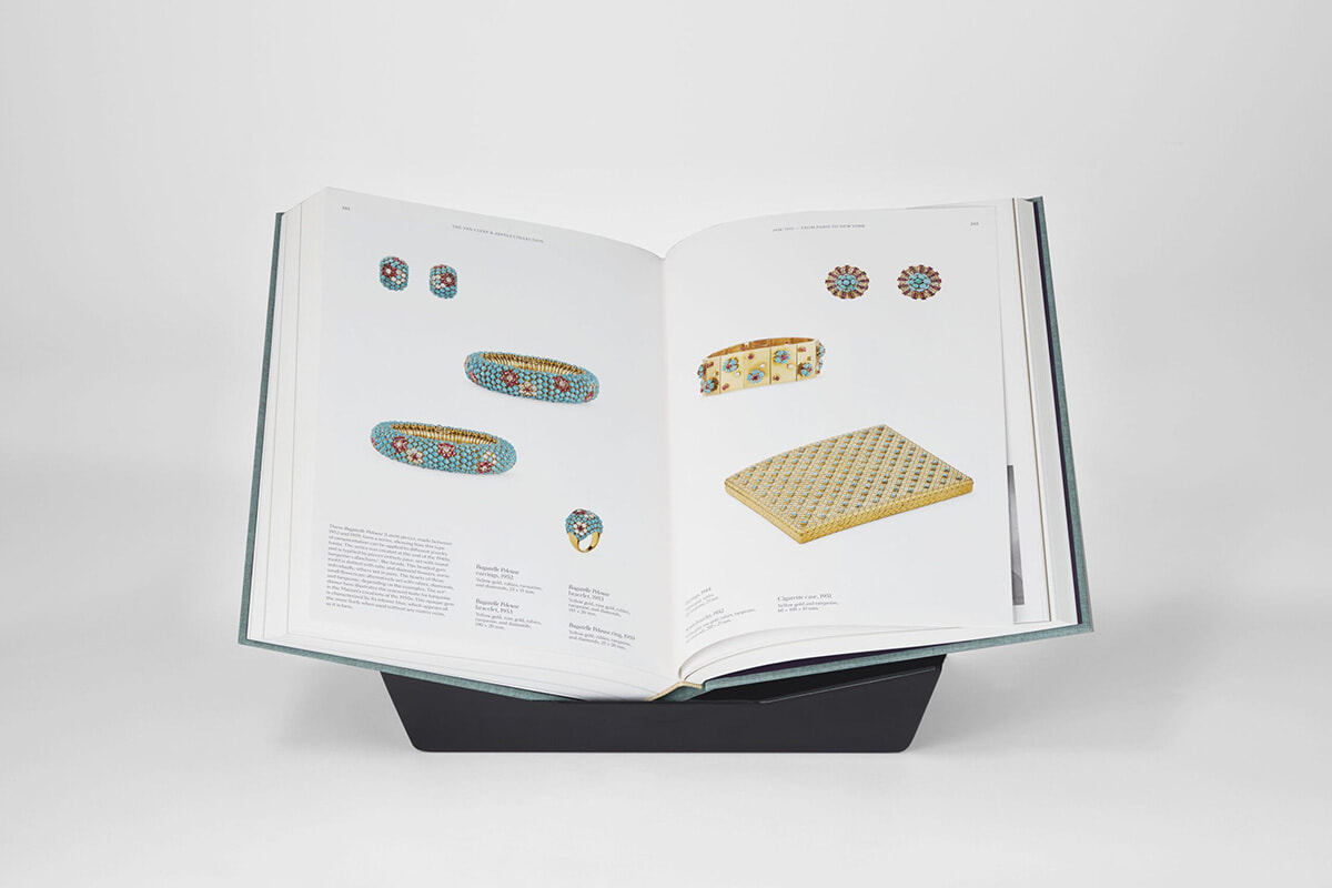 ヴァン クリーフ＆アーペルから、メゾンの歴史とその時代背景を網羅