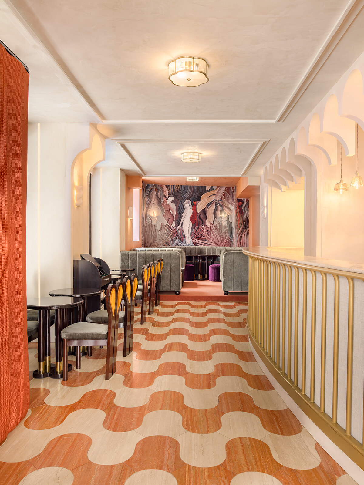 パリを食べる。ブラッスリー・デザールのオニオングラタンスープ。