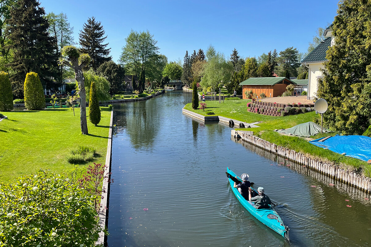  おしゃれな水着よりも裸で泳ぐほうが気持ちいい!? 開放的なドイツの夏。