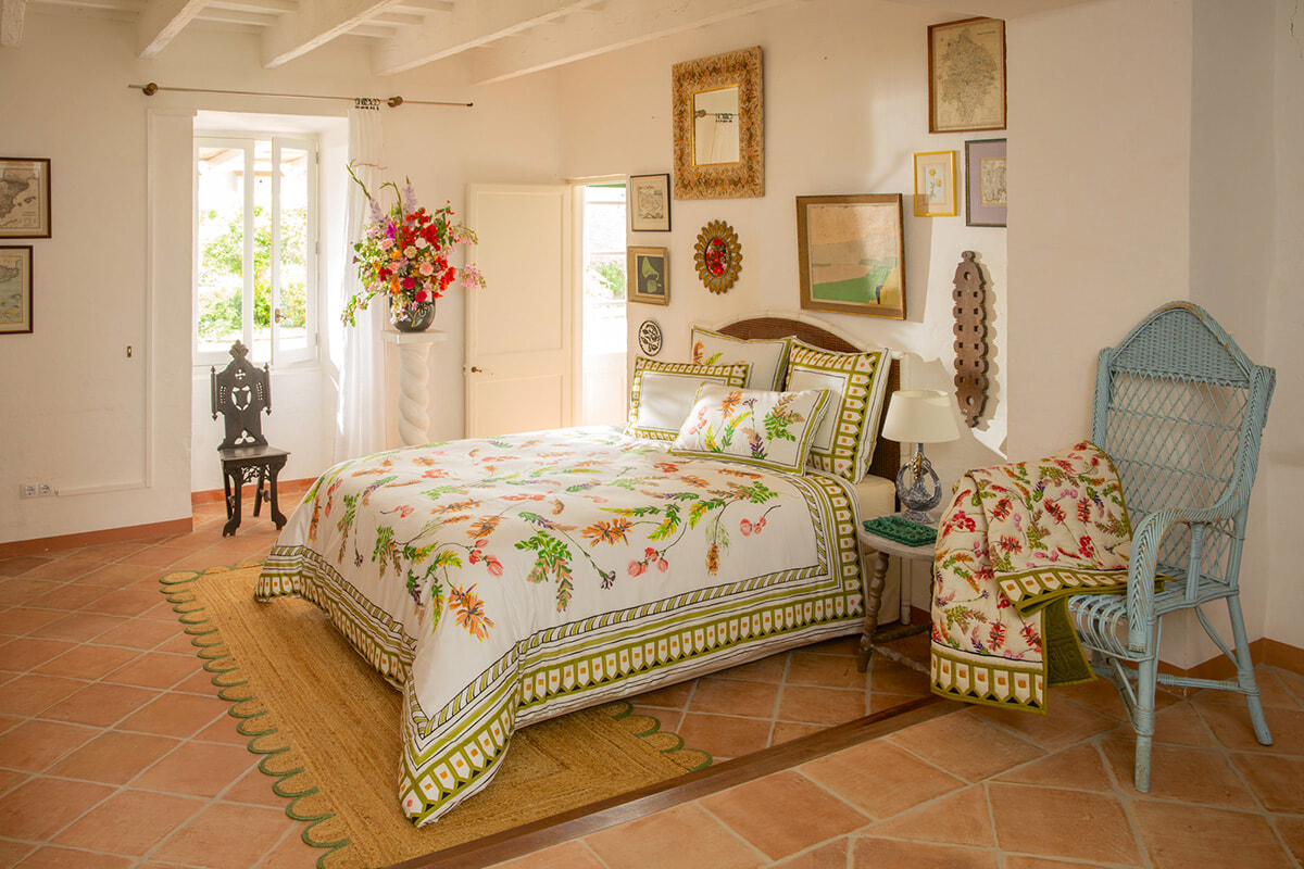 ハウスリネンのランヴォージュが、花のドゥボーリュウと可愛いコラボレーション。