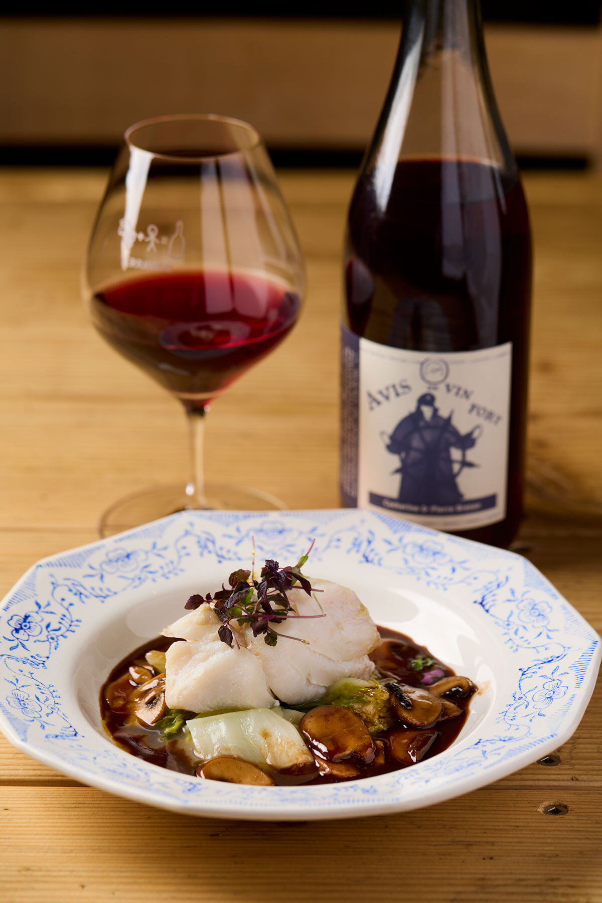 ナチュラル＆クラシックなボトルを「生産者の食卓」気分で味わう。【青山一丁目／フィガロ東京レストラン】