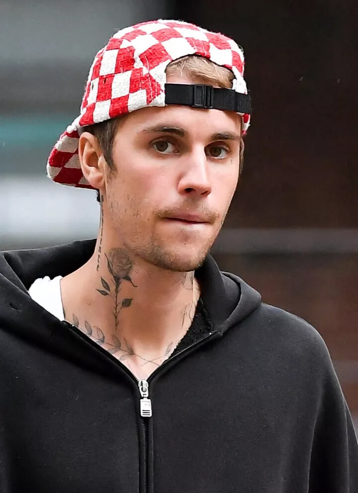 痩せこけ、うつろな視線のジャスティン・ビーバーの姿がファンを心配させる。