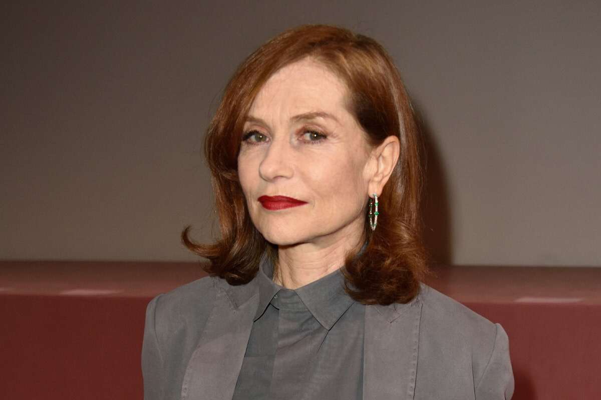 【フィガロジャポン35周年企画／35人のパリジェンヌ】
美しく年齢を重ねるイザベル・ユペールは現代女性の指針。