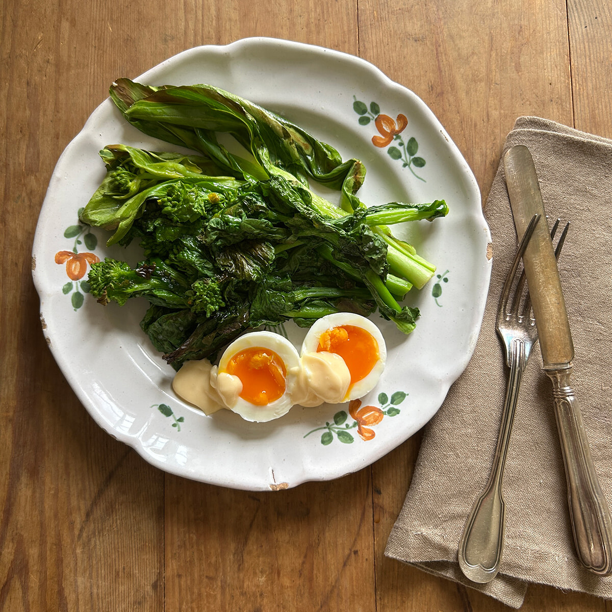 菜の花のオイル焼きをロワールワインで。