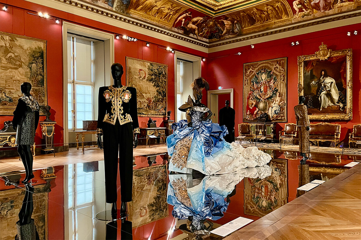 ルーヴル美術館で初のモード展、『ルーヴル・クチュール』は見逃せない。
