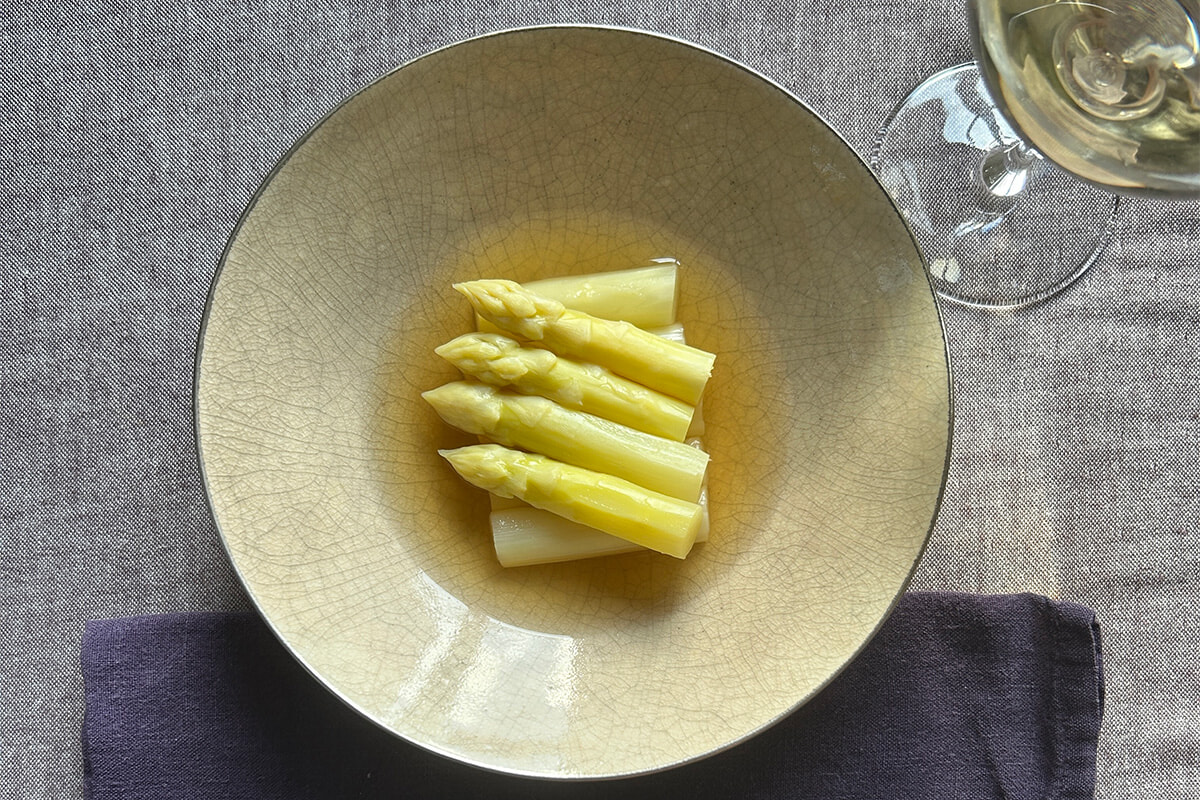 ホワイトアスパラの和風おつまみ。