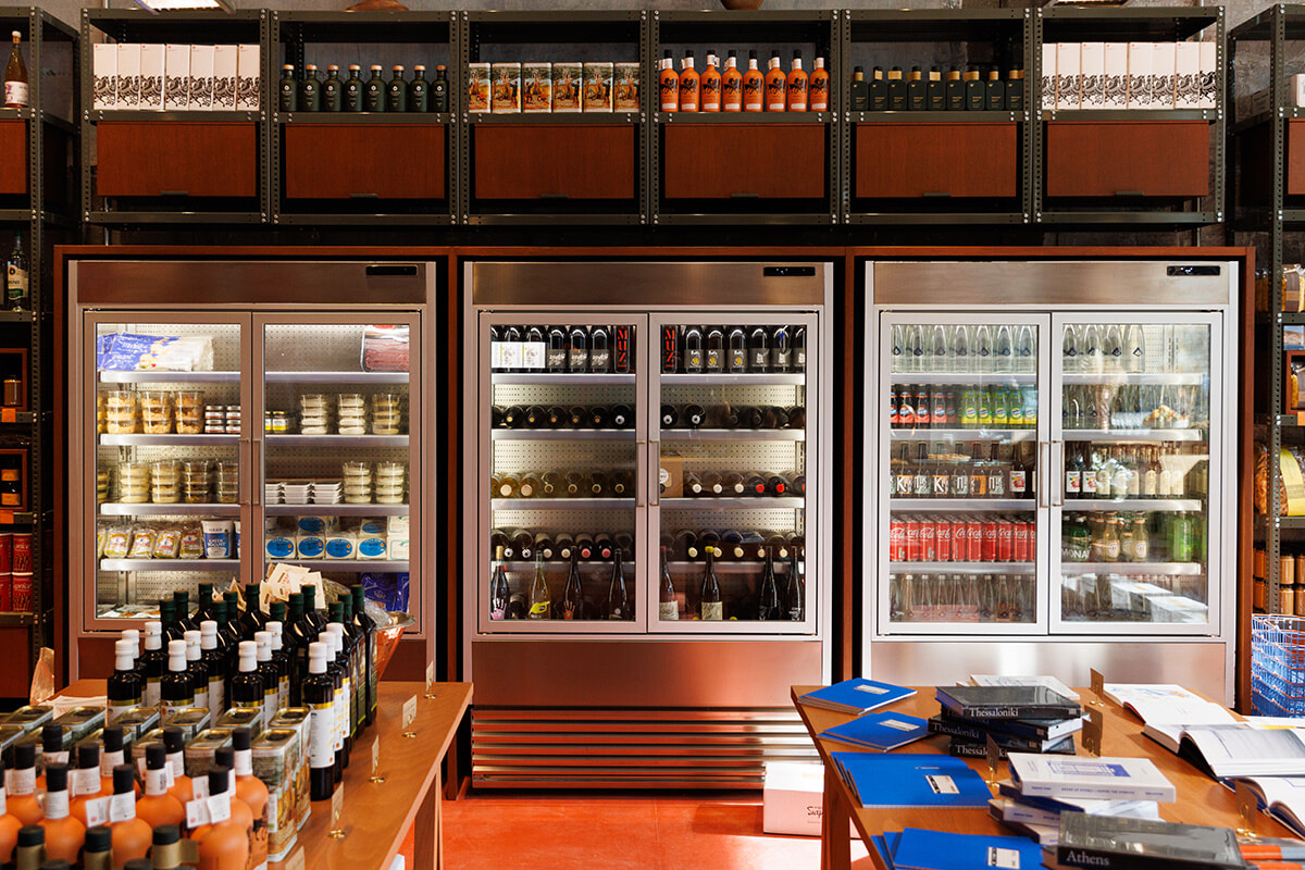 パリジェンヌが愛する国。ギリシャ料理のレストランとエピスリーがパリ2区にオープン。