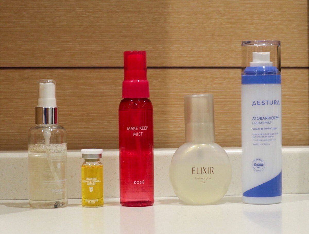 【CAだけが知っている！？とっておき美容vol５】
朝、昼、夜でミストを使い分け！？ 忙しい人の賢い保湿習慣とは