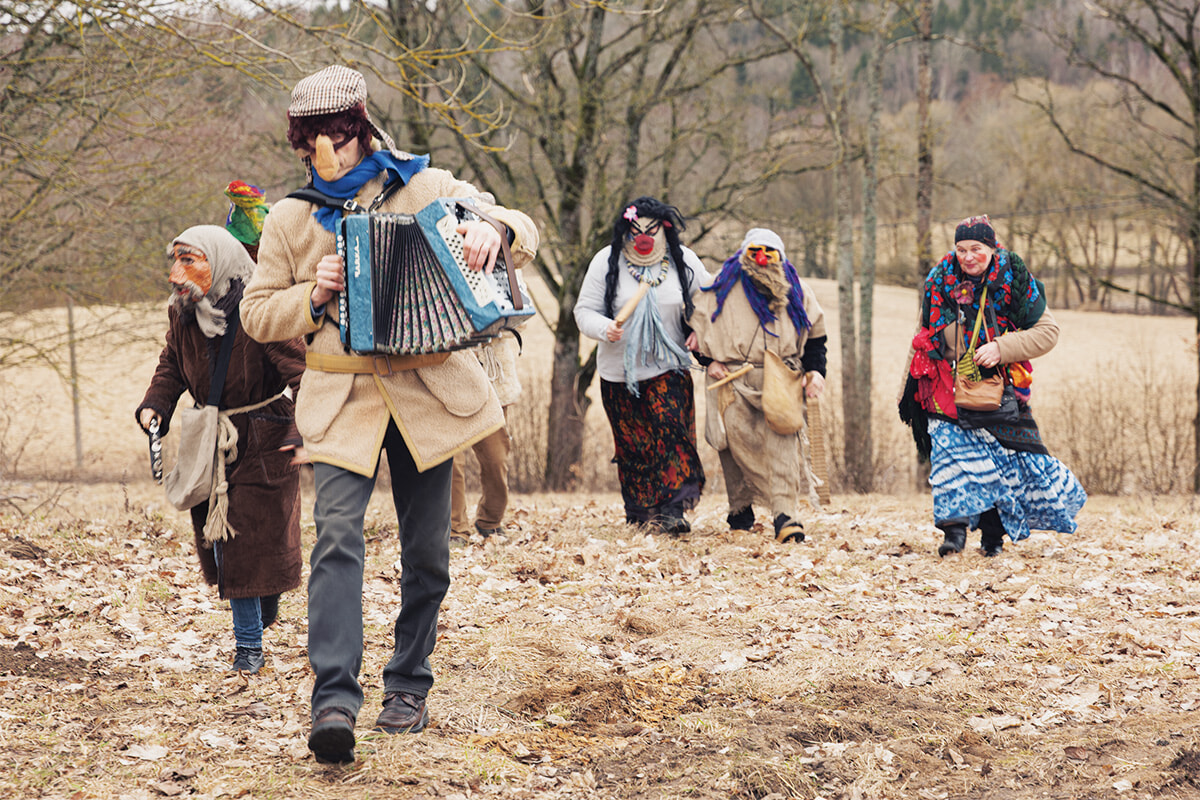 リトアニアのプルンゲヘ、越冬祭ウジュガヴェネスを撮りたくて。