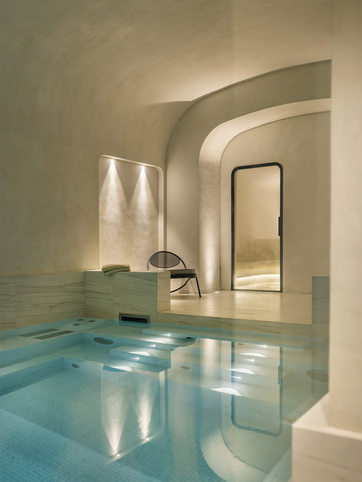 プールにハマムも！ パリ7区サンジェルマンのホテルスパでリフレッシュ。