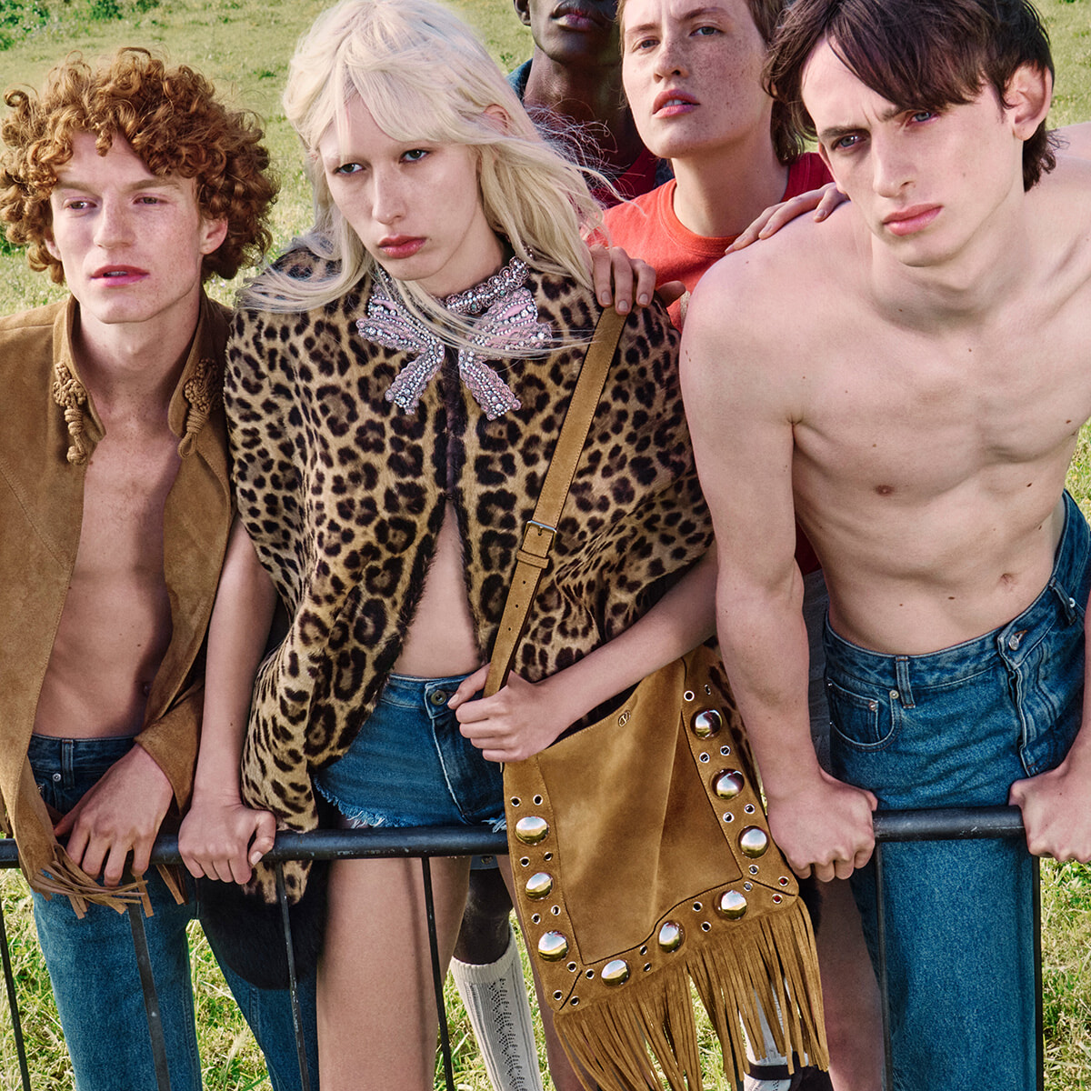 メゾン ヴァレンティノが、「ネルコート」バッグのキャンペーンを公開！