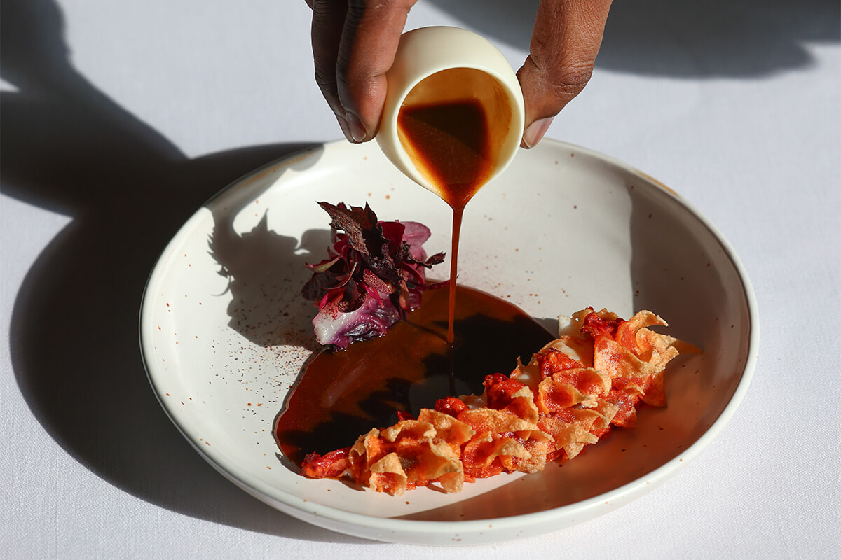 小林圭シェフのおすすめ！ 宮殿のようなグランメゾンで最高の食事体験を。