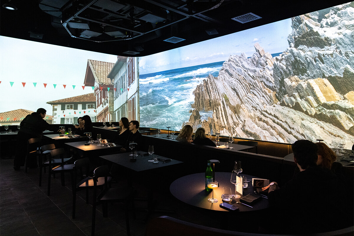 映画館を改装して生まれた新感覚レストラン！ 五感を研ぎ澄ませて味わう地方料理。